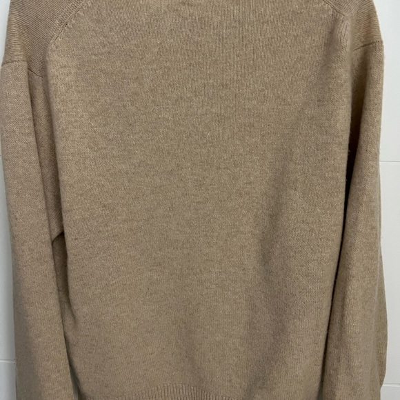 Uniqlo lambswool sweater. Medium - Picture 2 of 2